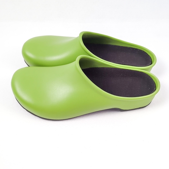 Shoes - Women's Garden Shoe Waterproof Slip on Clogs Green Mules Made In USA Size 9